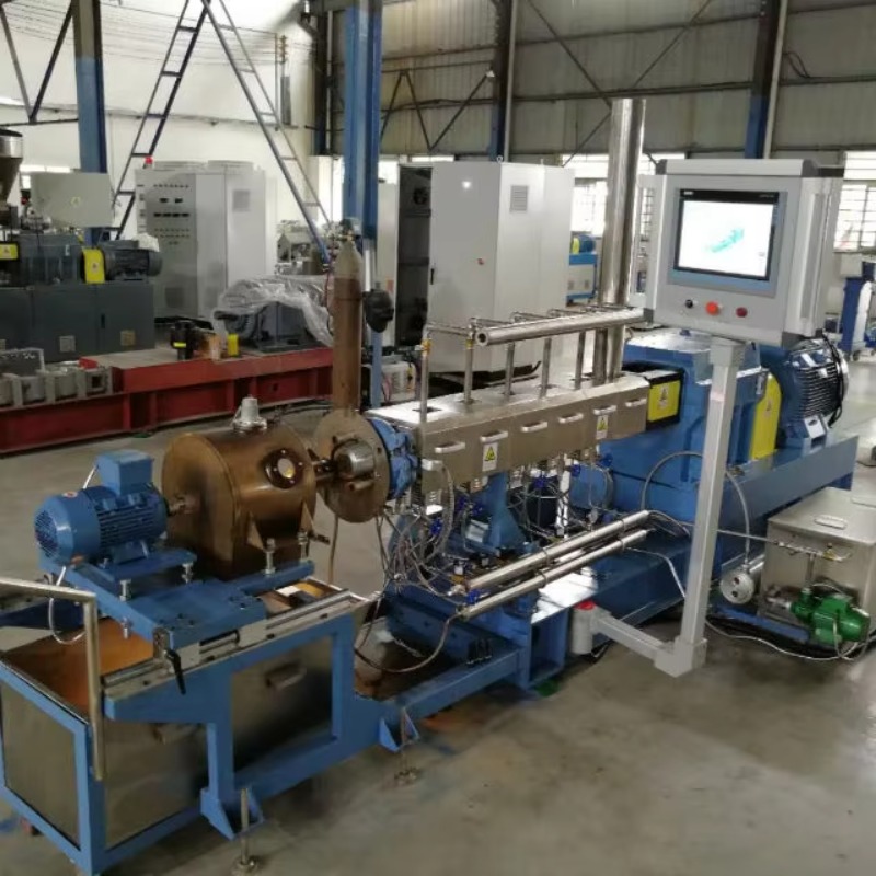 カスタマイズ可能な二軸押出機による直接膨化スナック加工生産ラ - Food Snacks Making Machine のレビューと価格